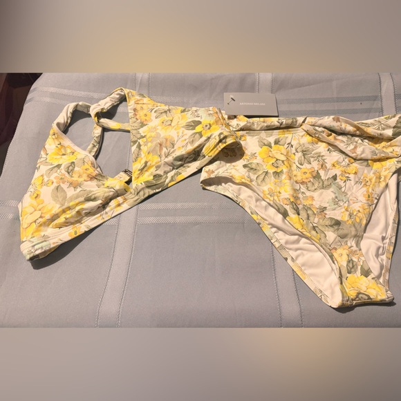 ANTONIO MELANI Other - Antonio Melani White Yellow  Floral Wireless Bikini Too Women L